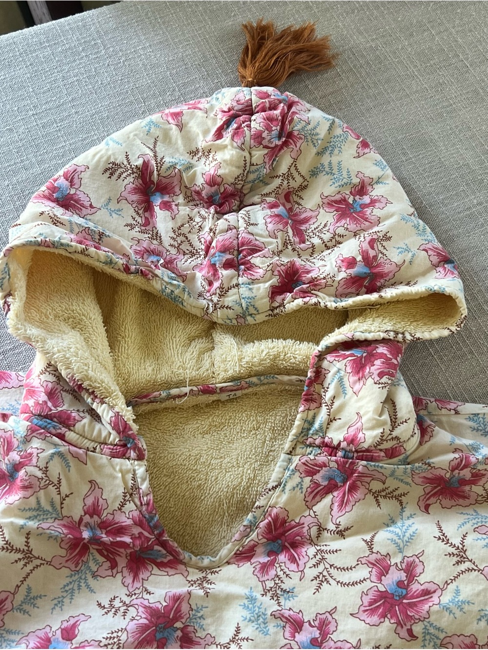 Louise Misha Floral hooded beach towel - Picture 3 of 5
